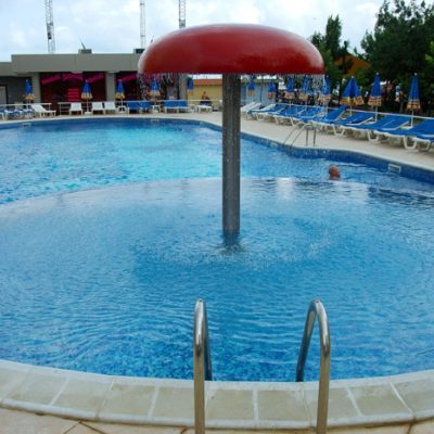 Condor_hotel_swimming_pool